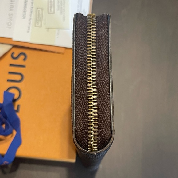 Louis Vuitton Zippy Wallet - Brown Monogram - Picture 6 of 14